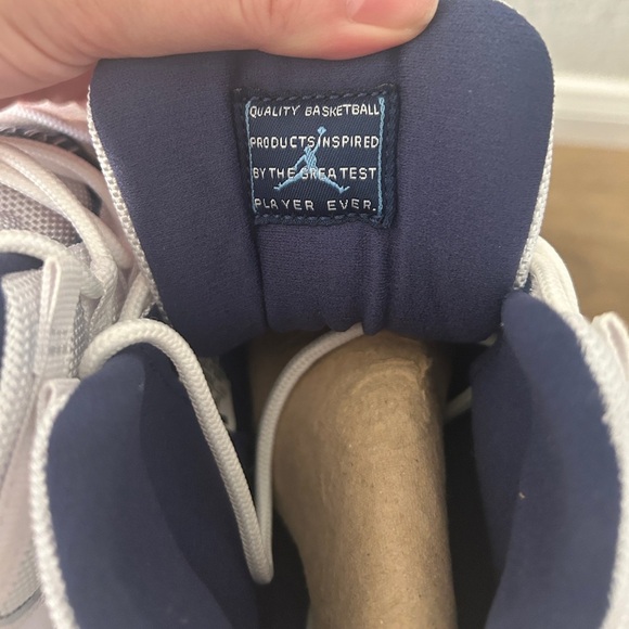 Air Jordan 11 Retro “Win Like ’82” - Size 5Y - Good Condition - Picture 10 of 15